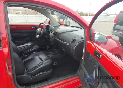 2006 Volkswagen New Beetle 2.5 from USA, damaged, VIN 3VWRW31C16M400927